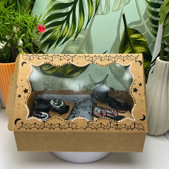 Goth Jewelry Gift Set Box - Edgy Jewelry Christmas Gift Set Box - Picture 11 of 12